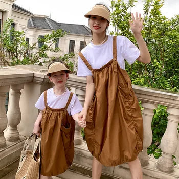 Высококачественная летняя одежда для семьи для мамы и дочки, футболка с короткими рукавами для детей от 2 до 12 лет + комбинезоны, костюмы для мамы и девочек