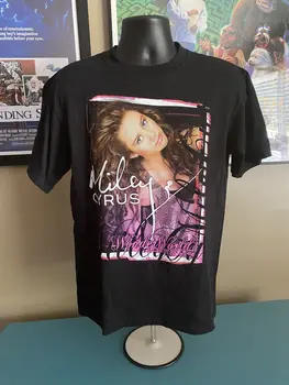 Майли Сайрус 2009 года - футболка Wonder World Tour Anvil Размер Средний *Читать*