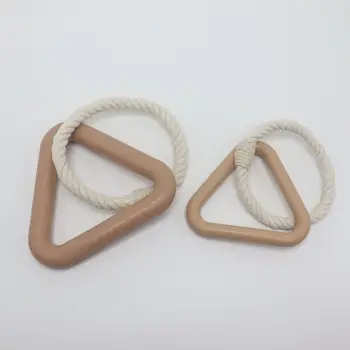 Треугольное тянущее кольцо, которое взаимодействует с домашними животными, изготовлено из материала TPR - игрушки для домашних животных, устойчивой к зубам и укусам